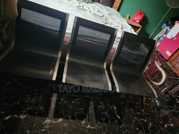 Used 3-Seater Airport Chair - 1