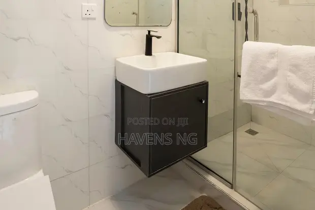 Wurin Zama na Kwanciyar Hankali Mai Kyau na Kwana 1 a Lekki Phase 1 - 1