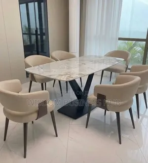 Modern Luxury Dining Set tare da V-Base Table