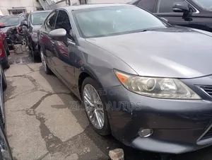 2013 Lexus ES 350 FWD Sedan - Gray