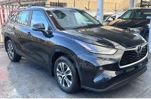 2023 Toyota Highlander XSE AWD - Black