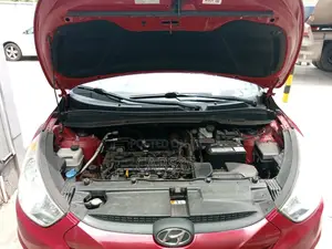 Hyundai Tucson 2013 Red