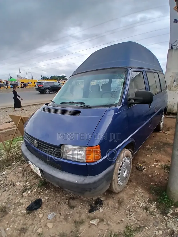 Volkswagen Transporter 2002 Grey - 1