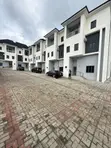 Gidan Kwana Mai Dakuna 2 da Aka Zuba Kayan Saka a Guzape, Abuja - 1