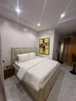 Gidan Kwana Mai Dakuna 2 da Aka Zuba Kayan Saka a Guzape, Abuja - 3