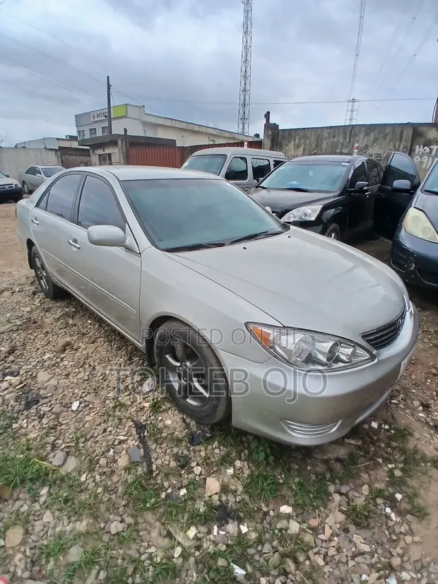 Toyota Camry 2006 Silver - 1