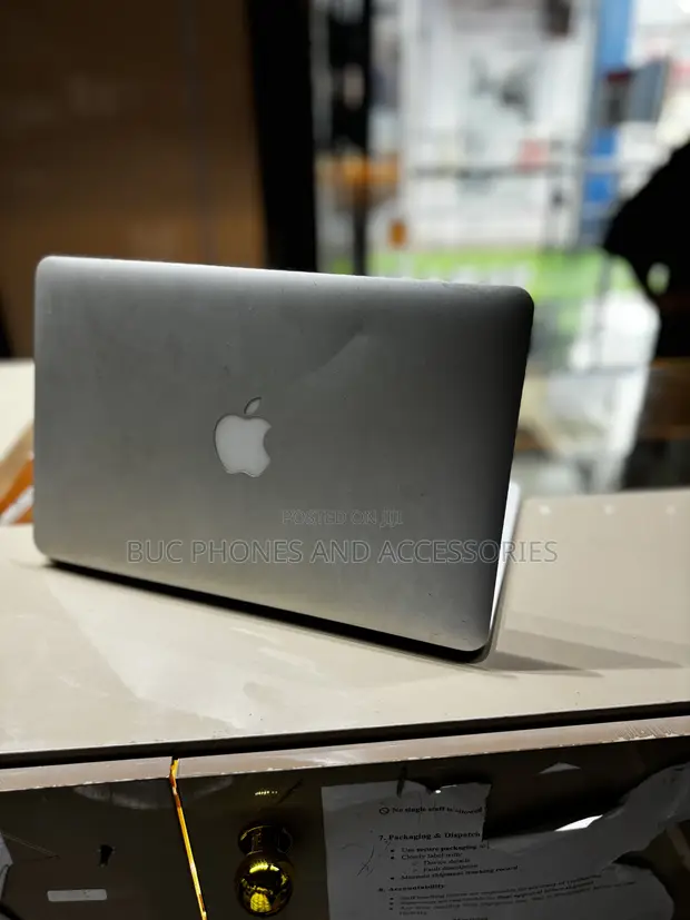 Apple MacBook Air Laptop 4GB RAM, 128GB SSD - 1