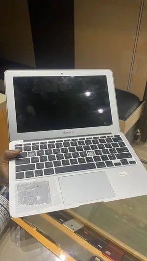 Apple MacBook Air Laptop 4GB RAM, 128GB SSD