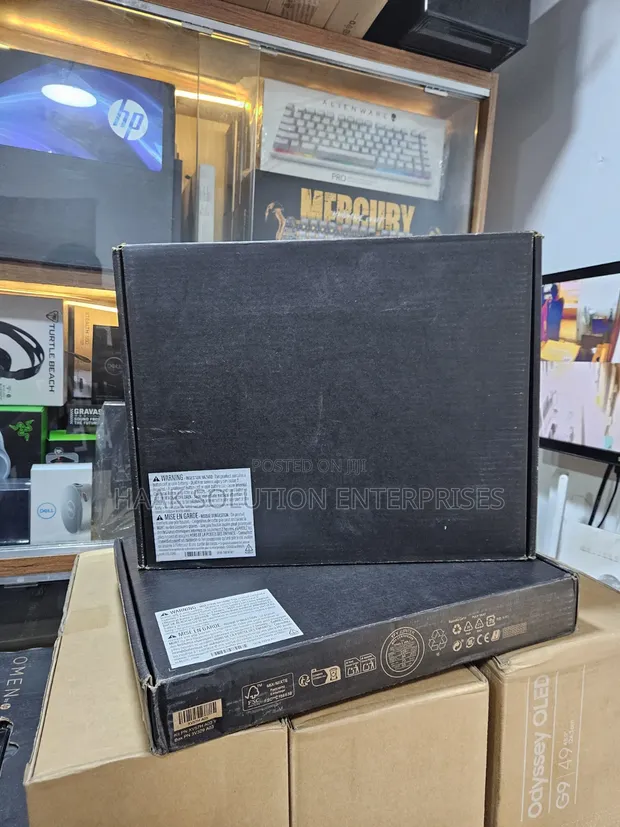 Dell Latitude 5550 Laptop: Intel Core Ultra 7, 16GB RAM, 512GB SSD - 1