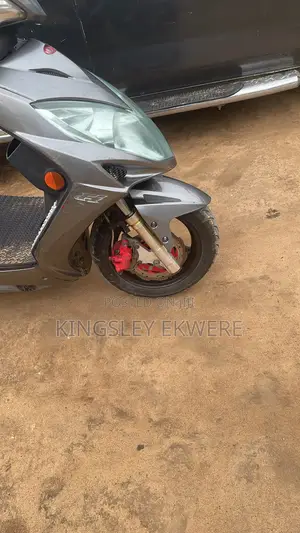 Kymco Agility 2023 Silver Scooter