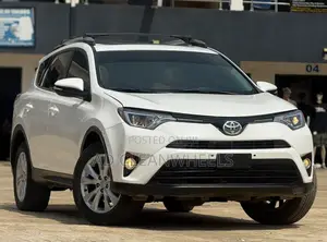 2014 Toyota RAV4 XLE SUV - White