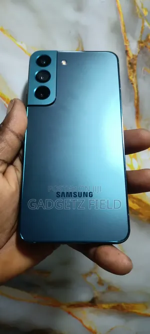 Samsung Galaxy S22 5G 128GB - Kai da aka yi amfani da shi daga UK