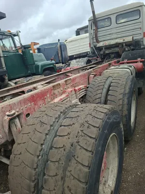 Tsohon MAN Truck Mai Tayoyi 12 da Tsawon Tsari (2001)