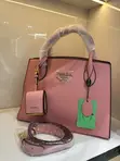 Prada Jakar Alatu - Gaskiyar Fata - 5