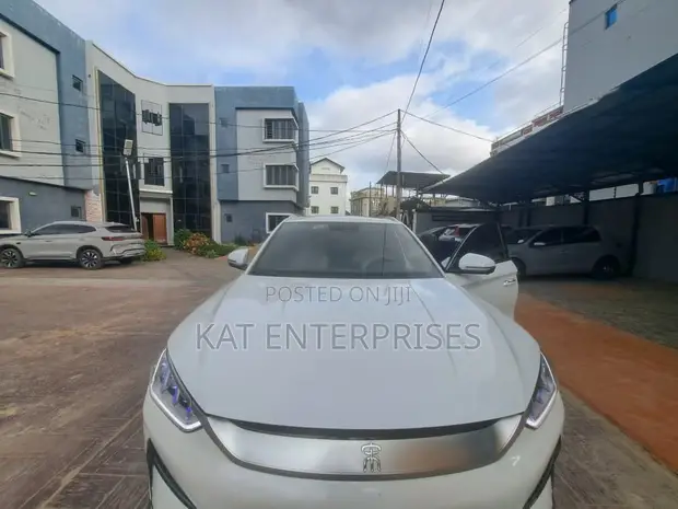 2022 BYD Song Plus White - 1
