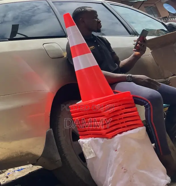 3M Reflective Traffic Safety Cones - 1