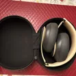 Beats Studio3 Wireless Noise Cancelling Headphones - Gray Gold - 4