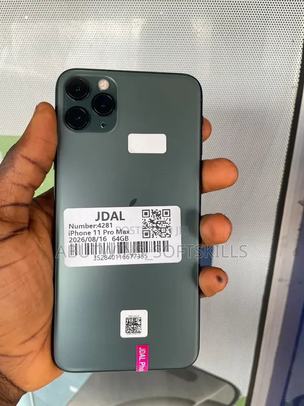 Apple iPhone 11 Pro Max 64GB Midnight Green - 1