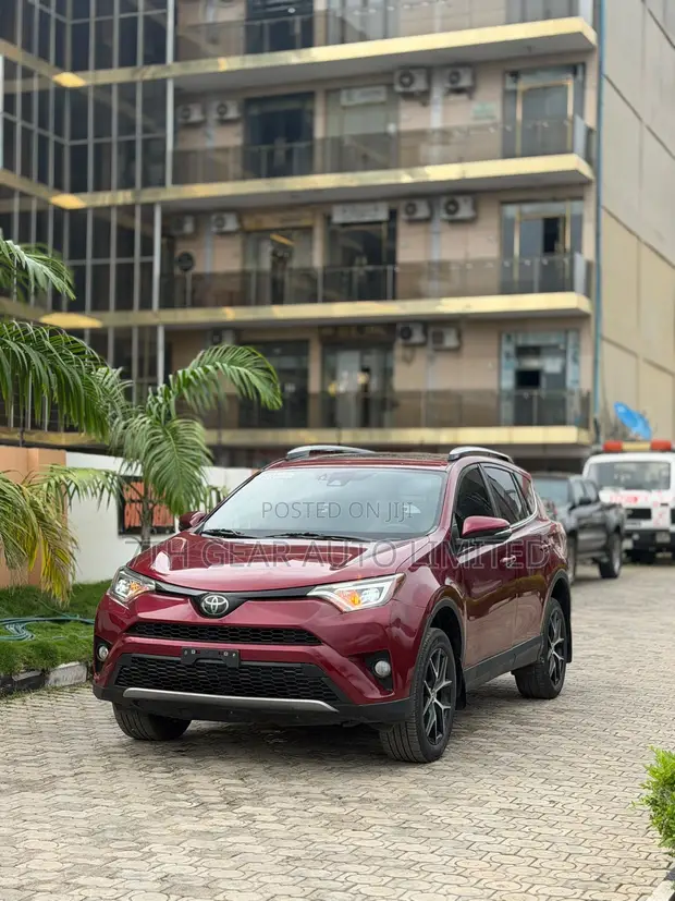 2018 Toyota RAV4 SE 2.5L SUV - Maroon - 1