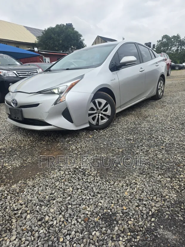 2016 Toyota Prius 4dr Hatchback (1.8L Hybrid) - 1