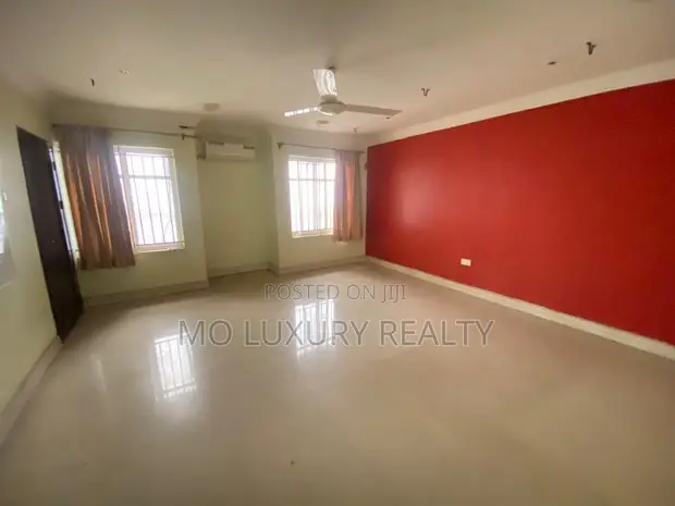 Serviced Commercial 3-Bedroom Terrace Duplex for Rent in Ikate Lekki - 1