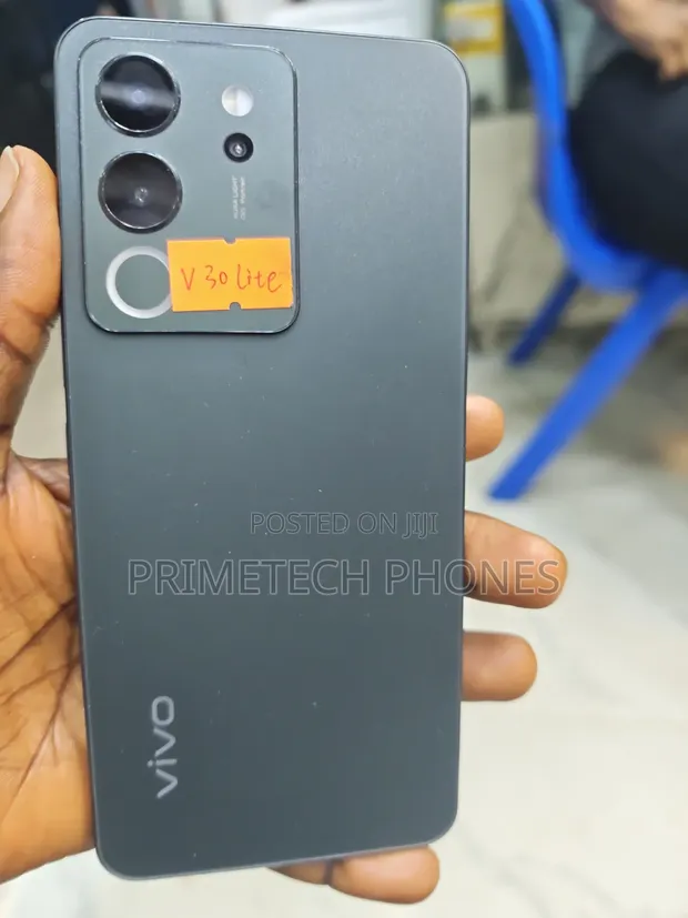 Vivo V30 Lite 256GB Graphite (Used) - 1