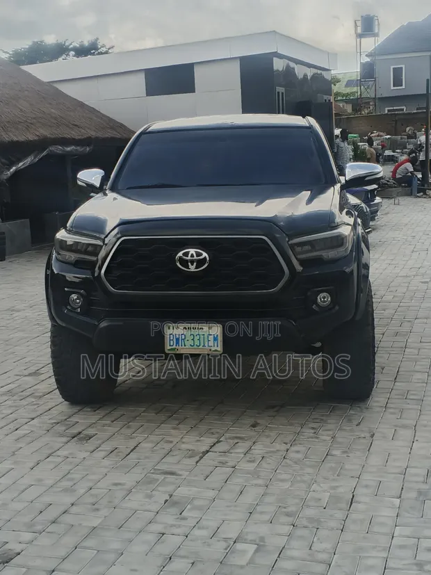 Toyota Tacoma 2012 Black - 1