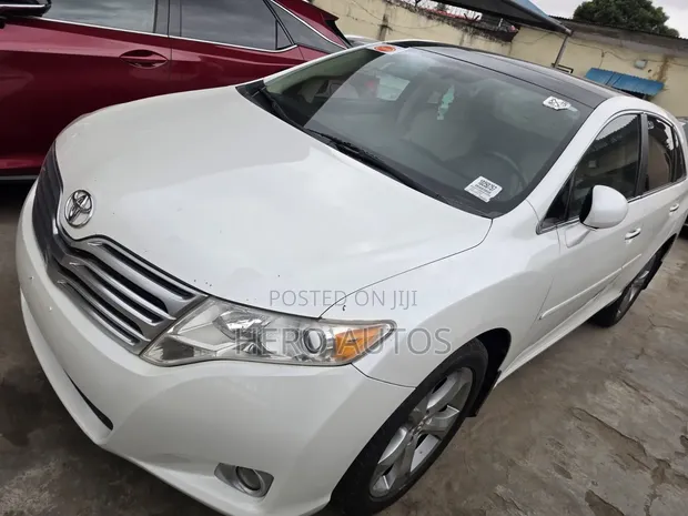 Toyota Venza V6 AWD 2010 White - 1
