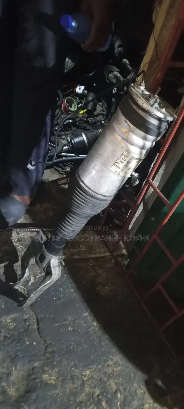 Range Rover 2014 Front Shock Absorber - 1