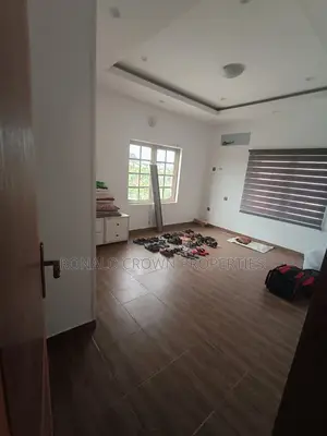 5-Bedroom Duplex for Rent in Apple Junction