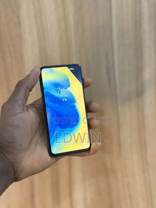 Samsung Galaxy S10e 128GB Blue - 1