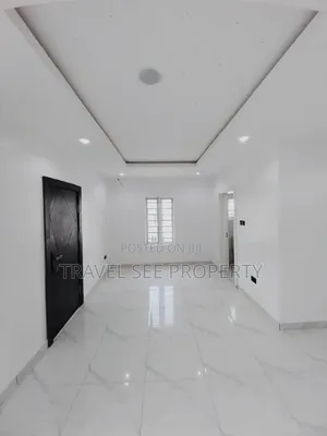 6-Bedroom Duplex a Cikin Gidan Jama'a, Lekki Chevron