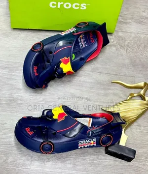 Quality Unisex Crocs - Brand New