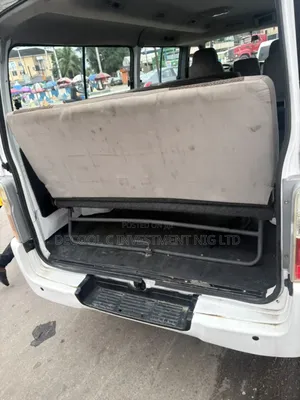 Nissan Caravan (Urvan) 2017 Fari
