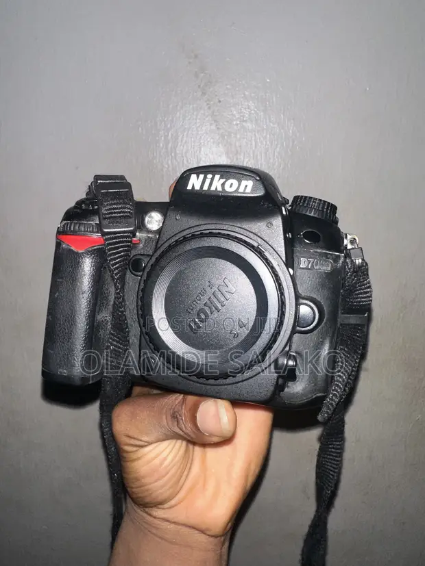 Nikon D7000 with 18-105mm and Prime Lens - 1