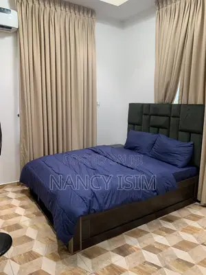 Gidan Kwalta Mai Dakuna 4 da Aka Zuba Kayan Saka na Renta a Chevy View, Chevron