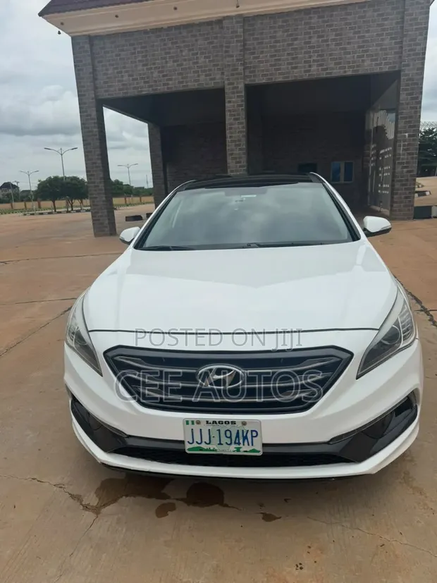2015 Hyundai Sonata Limited Sedan (2.4L) - 1