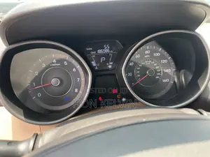 2013 Hyundai Elantra GLS Sedan FWD (1.8L) - Gold