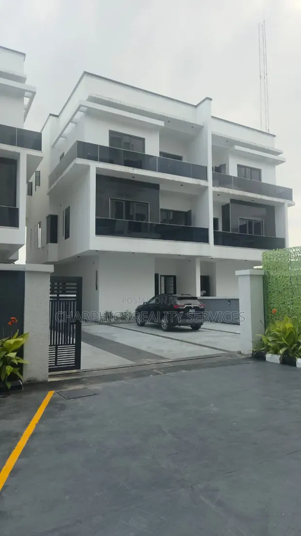 5 Bedroom Semi-Detached Duplex with BQ in Ikeja GRA - 1