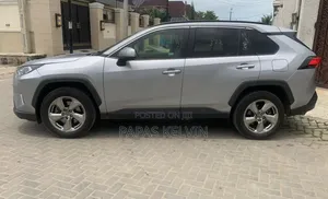 2020 Toyota RAV4 XLE Premium AWD Silver