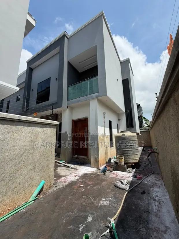 4-Bedroom Duplex for Sale a Magodo GRA Phase 1 - 1