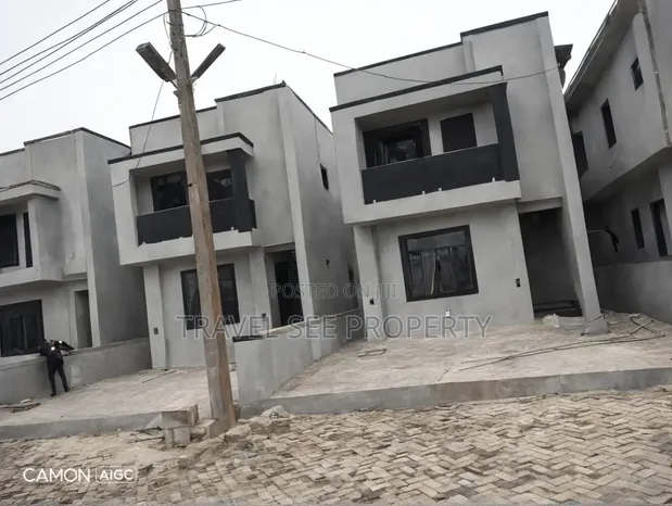 4-Bedroom Duplex in Private Estate, Ikota GRA for Sale - 1
