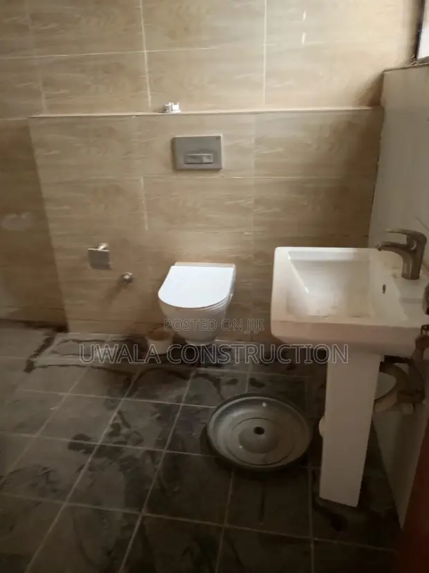 Wurin Aiki Mai Dakuna Hudu Don Siyarwa a Jabi, Abuja - 1