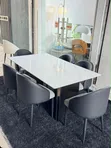 Modern 4 Seater Dining Table da Kujeru - 1