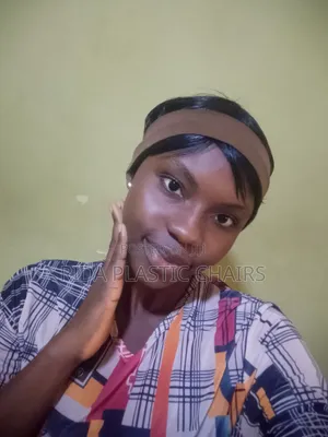 Esther Hadassah John - Kwararriyar Masaniyar Kasuwanci da Tallace-tallace CV
