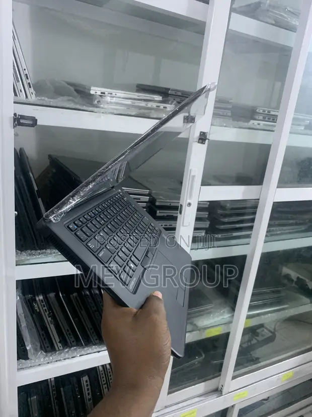 Dell Latitude 7450 Laptop - Core i5, 8GB RAM, 256GB SSD - 1