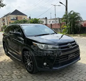 2017 Toyota Highlander SE 4x4 V6 SUV