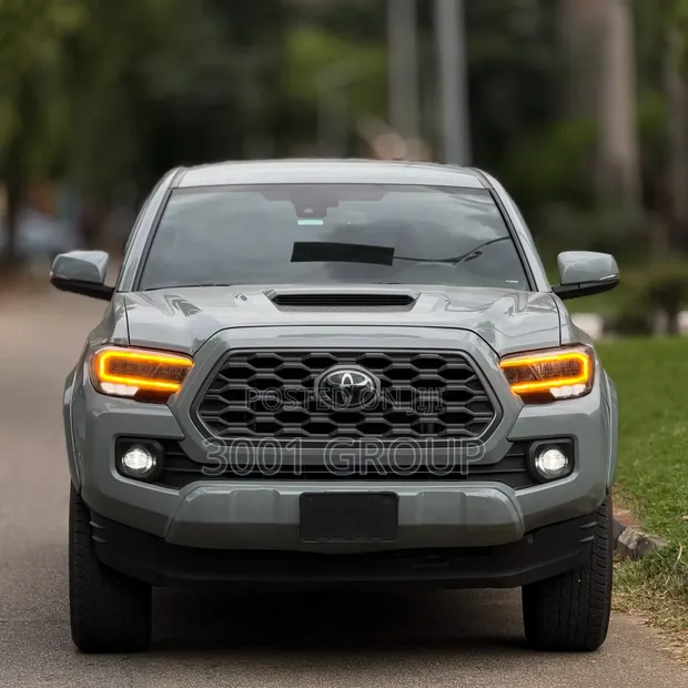 2022 Toyota Tacoma Gray - 1