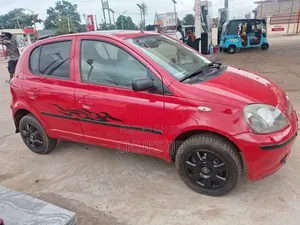 Toyota Yaris 2004 Red