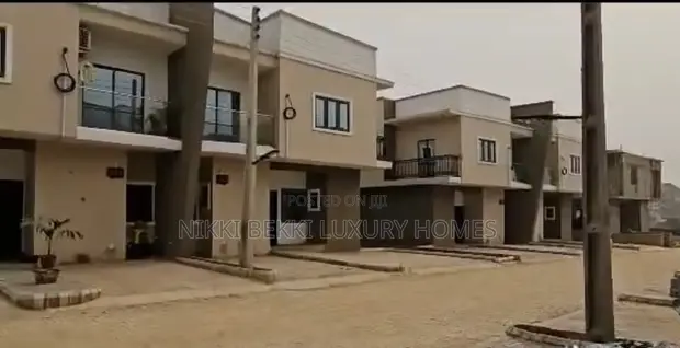 4-Bedroom Duplex for Sale in Rose Gardens, Magboro - 1